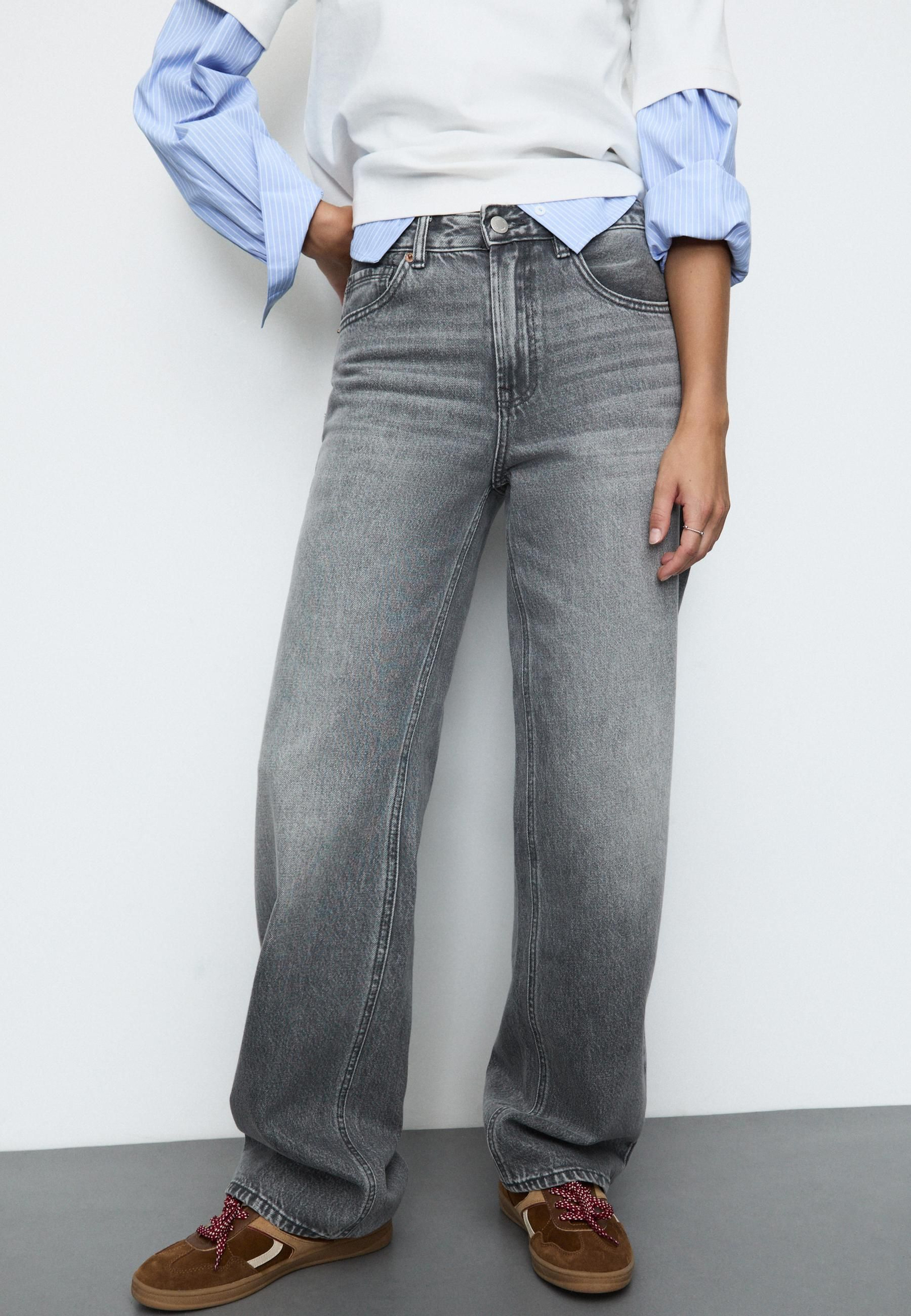 Vaqueros de Stradivarius.