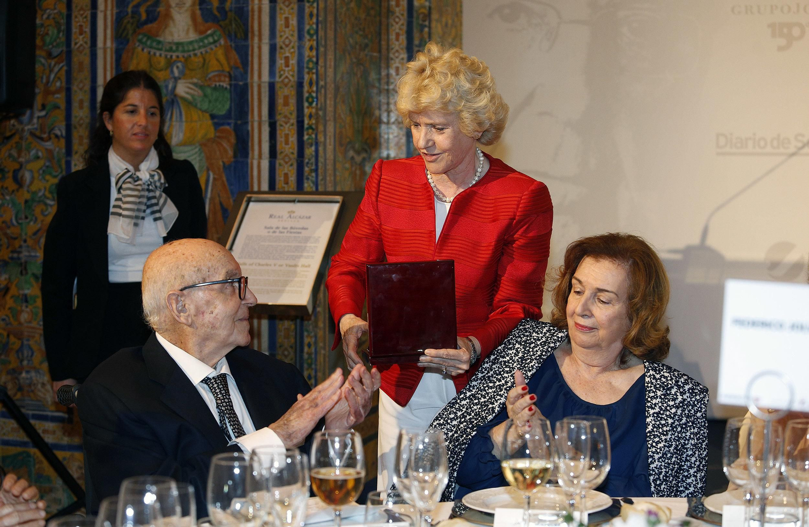 La entrega del VIl Premio Manuel Clavero a Soledad Becerril, en imágenes
