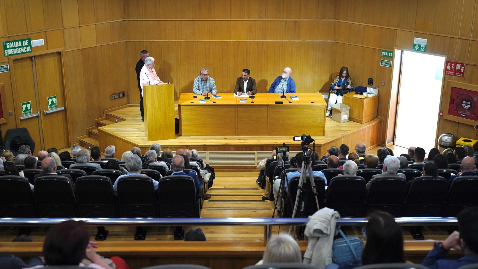 Fotos de la presentación del libro de Roberto Losada en el Auditorio Millán Picazo