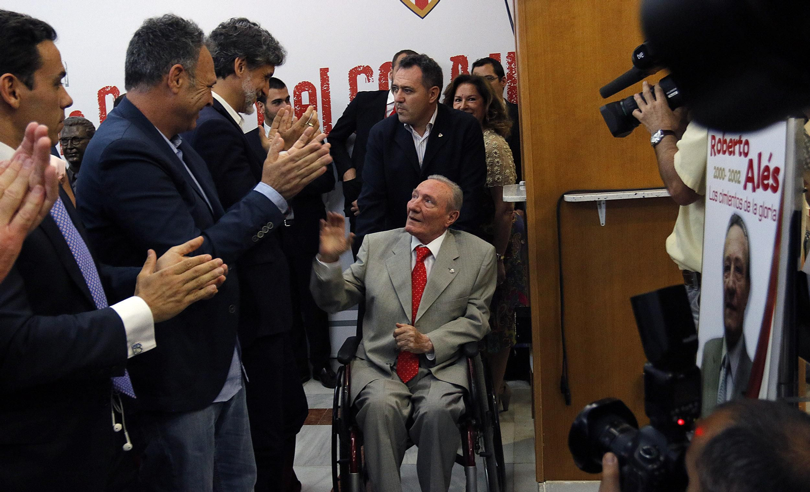 Roberto Alés en el homenaje que el hizo el Sevilla FC en el año 2014.
