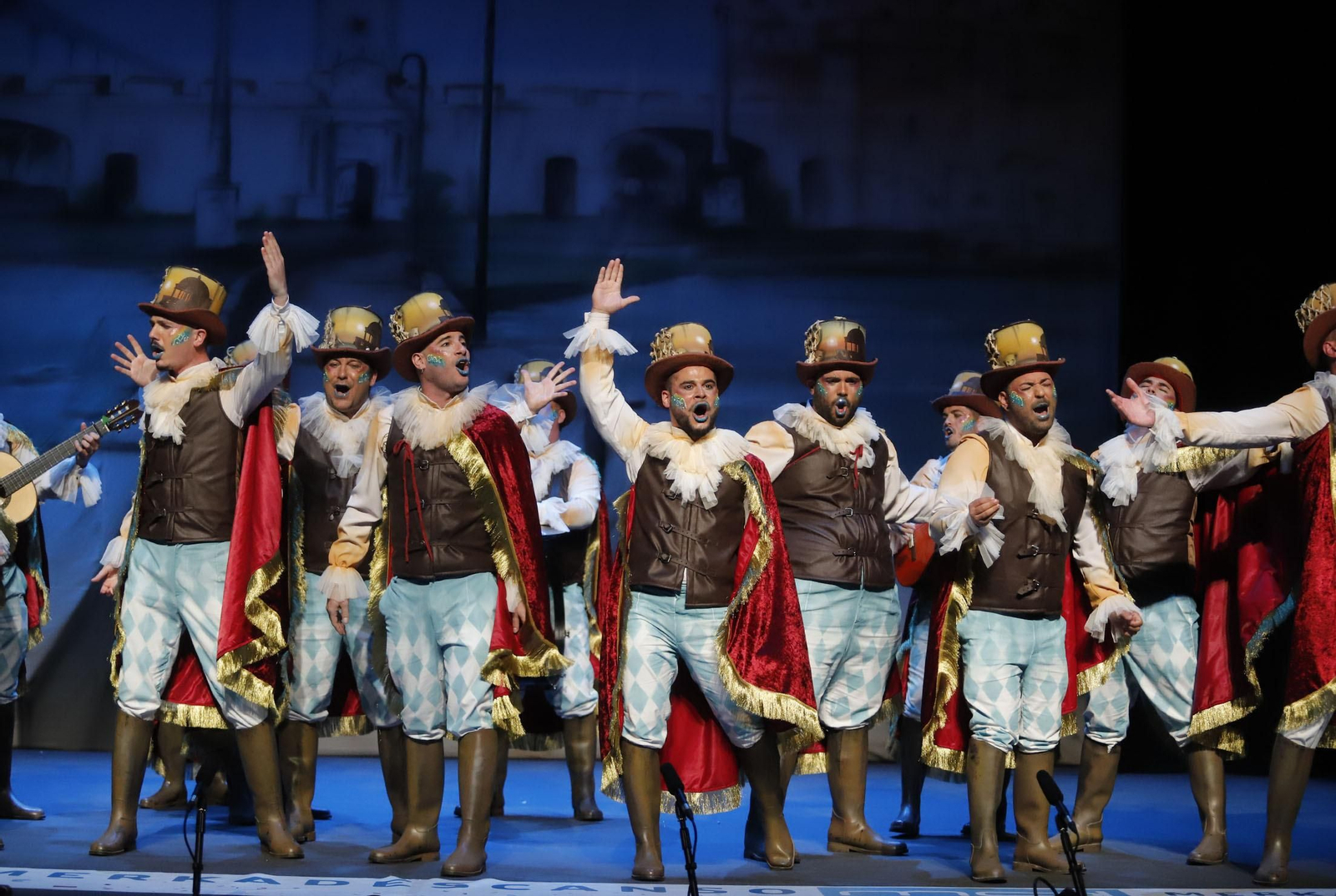 Imágenes de la actuación de la comparsa de Cádiz Los Piraos en el Carnaval Colombino