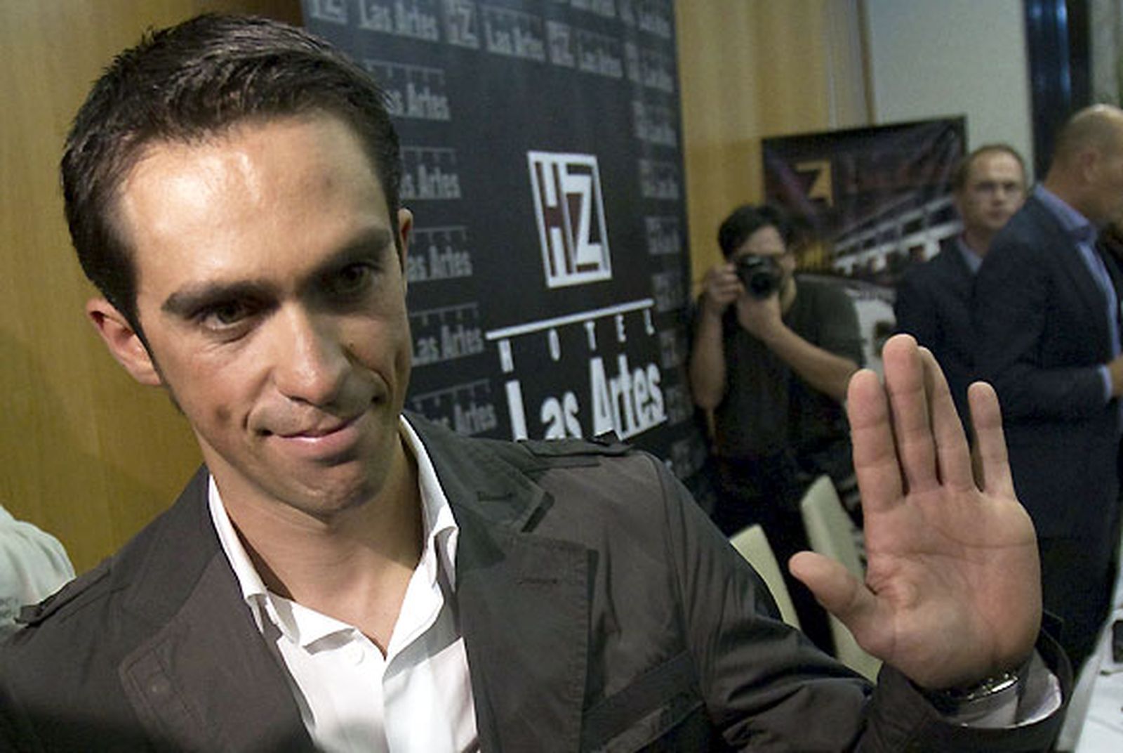 Contador: "Voy a seguir en el ciclismo"