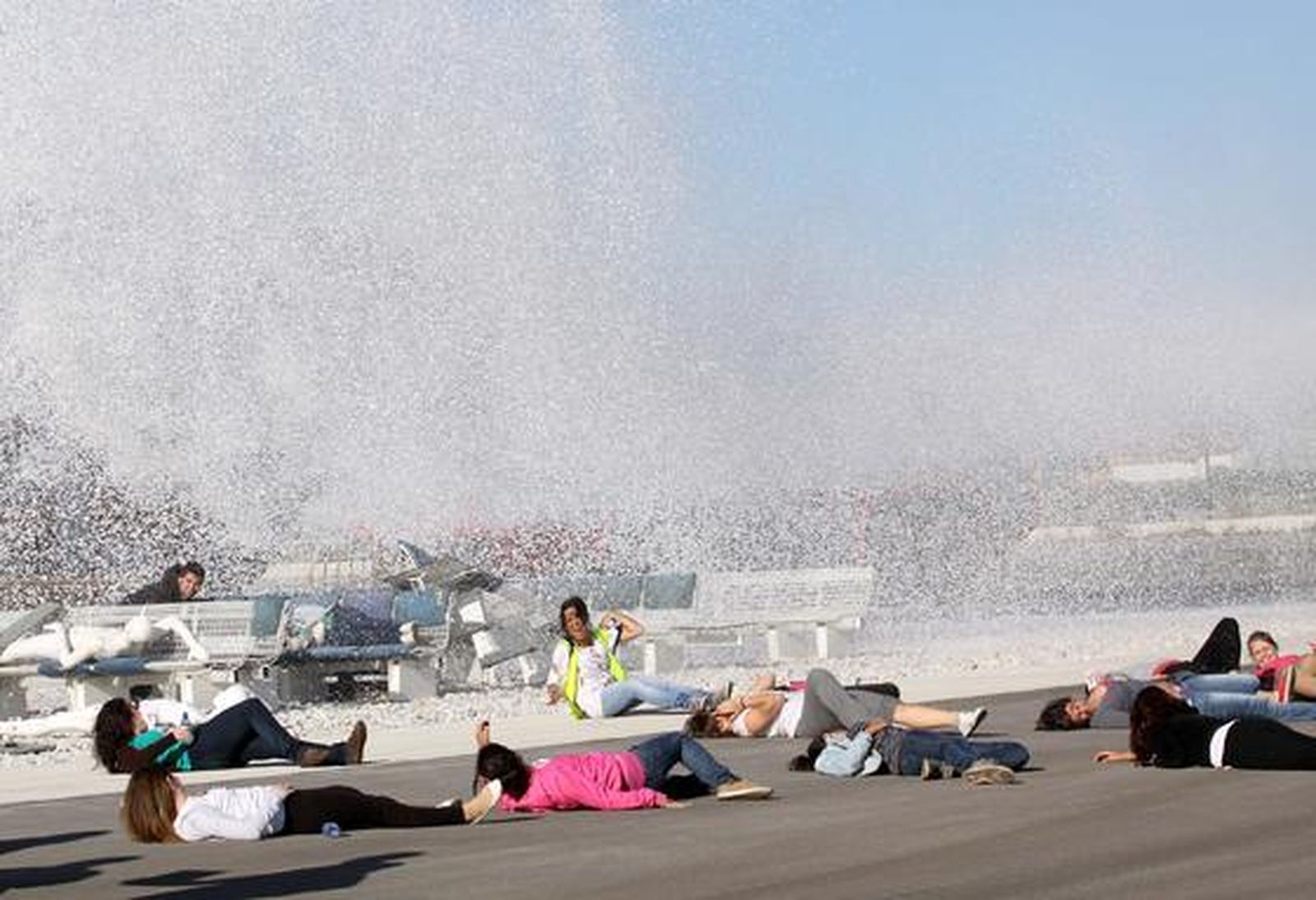 Simulacro de accidente en el aeropuerto de Málaga en el que participaron unas 200 personas 

Foto: Migue Fernández