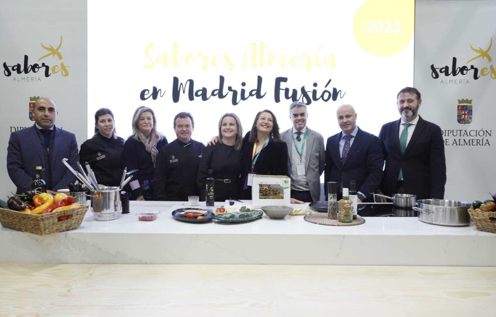 Foto de familia con la consejera Carmen Crespo. Foto de familia con la consejera Carmen Crespo.