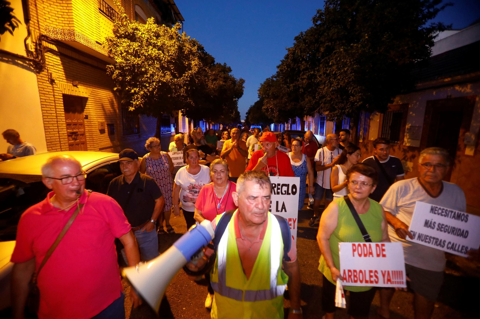 La manifestación de los vecinos del Distrito Sur de Córdoba, en imágenes