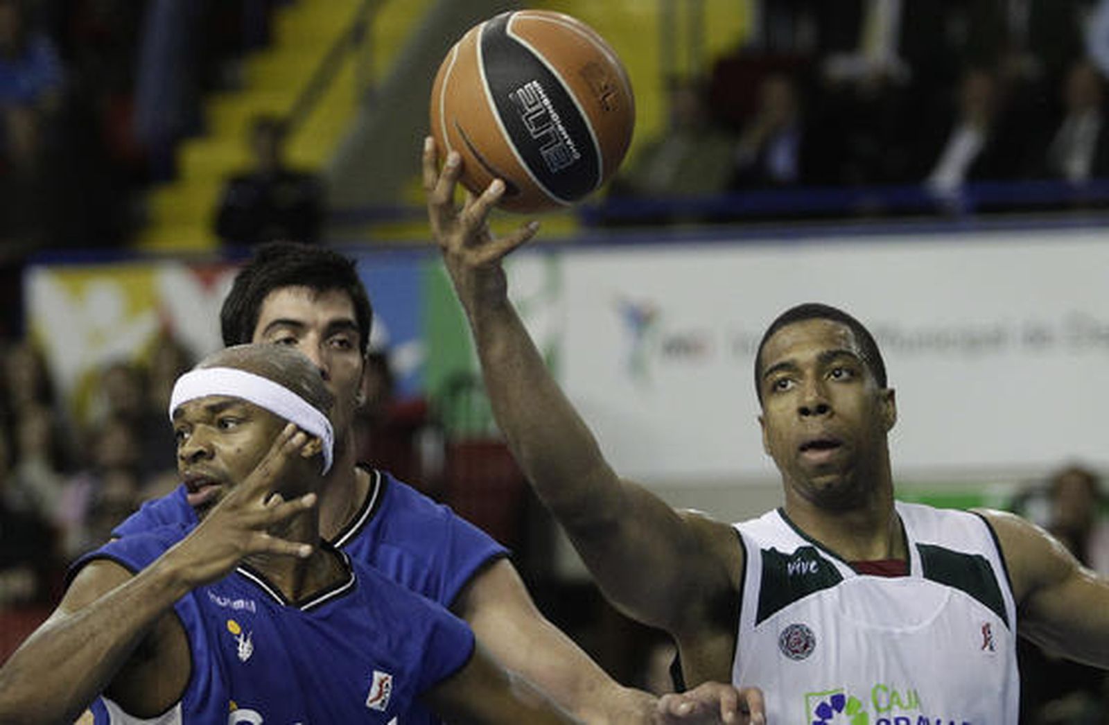 El Cajasol no logra imponerse al Granada.

Foto: Antonio Pizarro, EFE