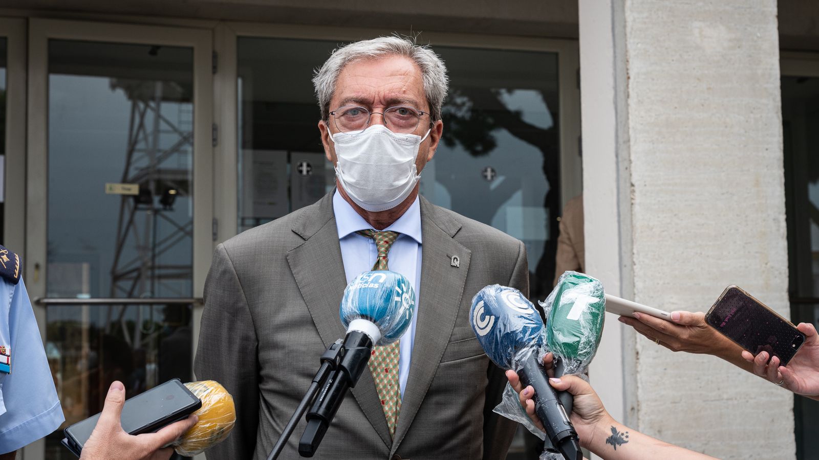 El consejero Rogelio Velasco en las instalaciones del INTA.