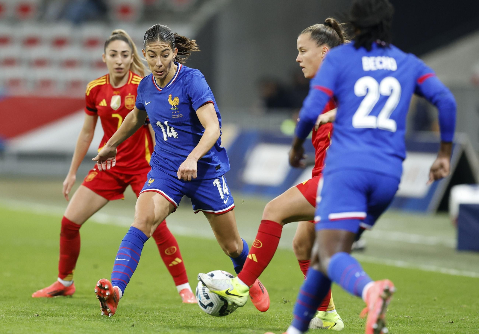 Las fotos de la exhibición de España femenina en Francia