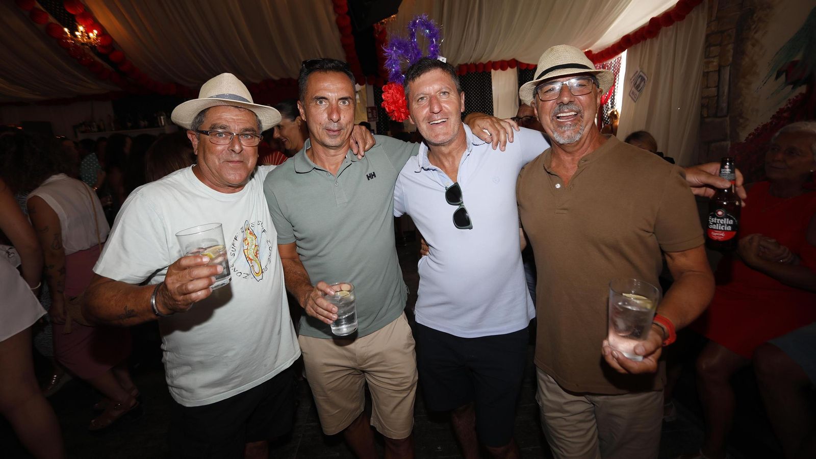 Búscate en las fotos del Día de la Mujer en la Feria de Tarifa