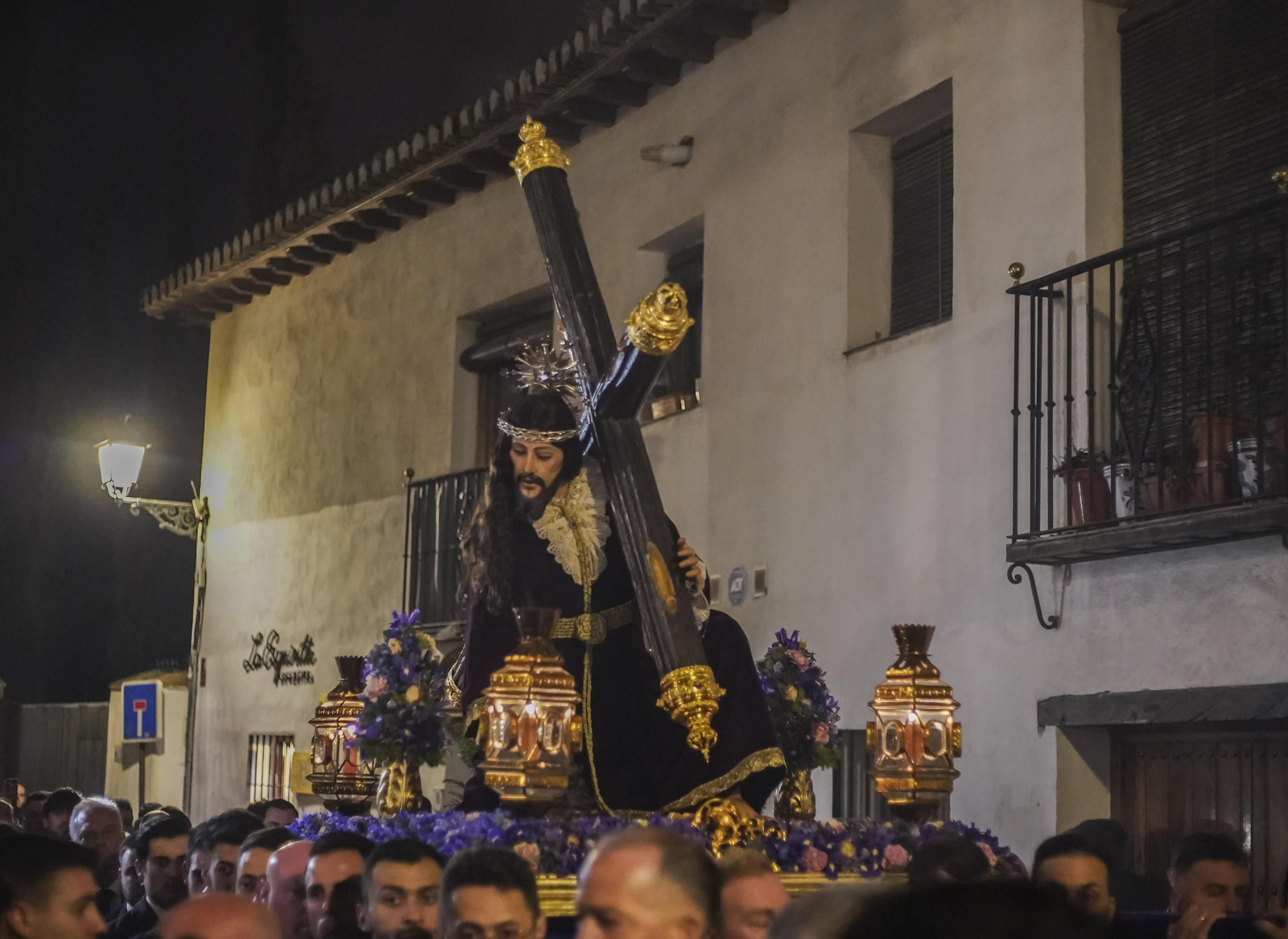 Del Albaicín al Realejo, las imágenes del traslado de Tres Caídas