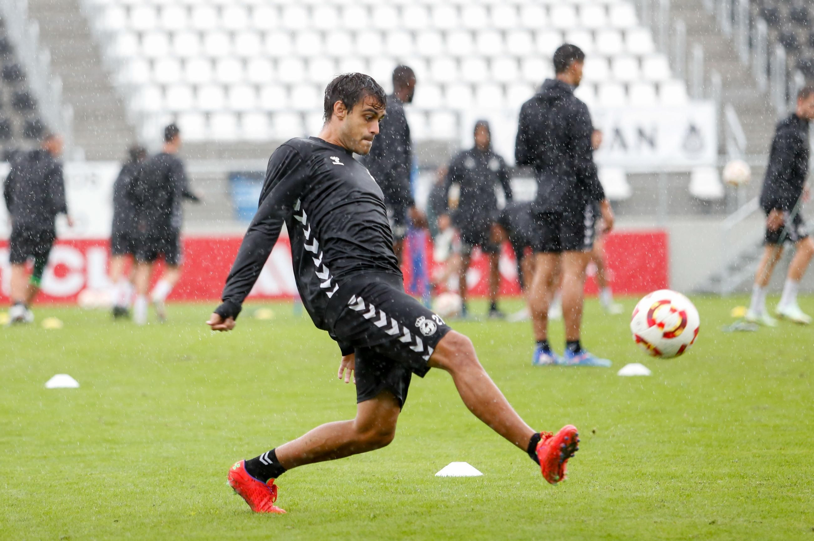 Las fotos del primer entrenamiento de Javi Moreno al frente de la Balona en La Línea