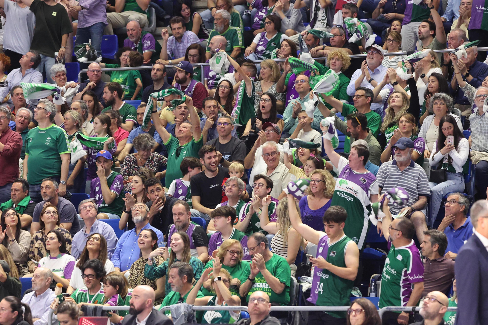 Búscate en las gradas del Carpena en el Unicaja-UCAM Murcia