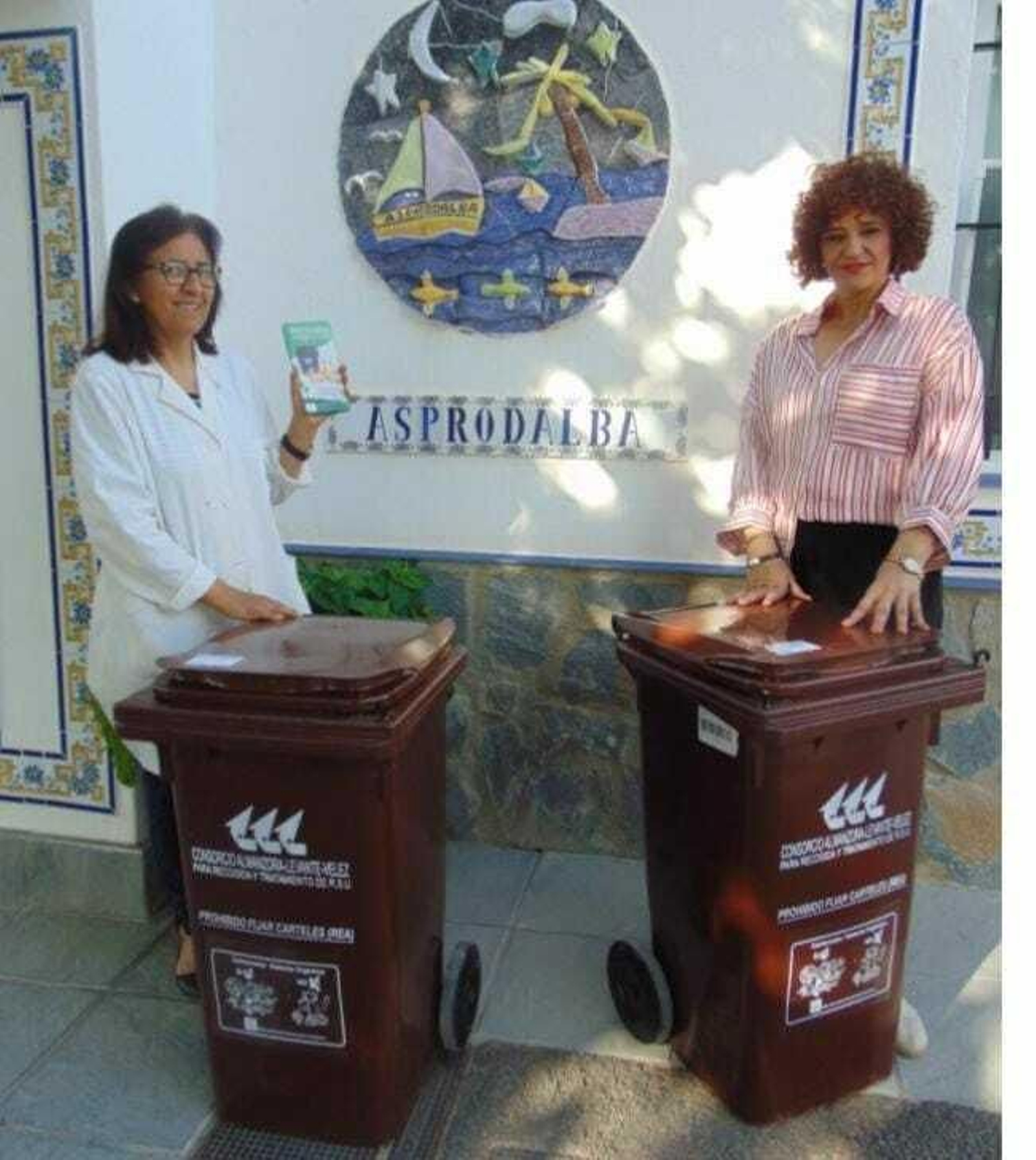 El contenedor marrón llega  de forma experimental  en Vera