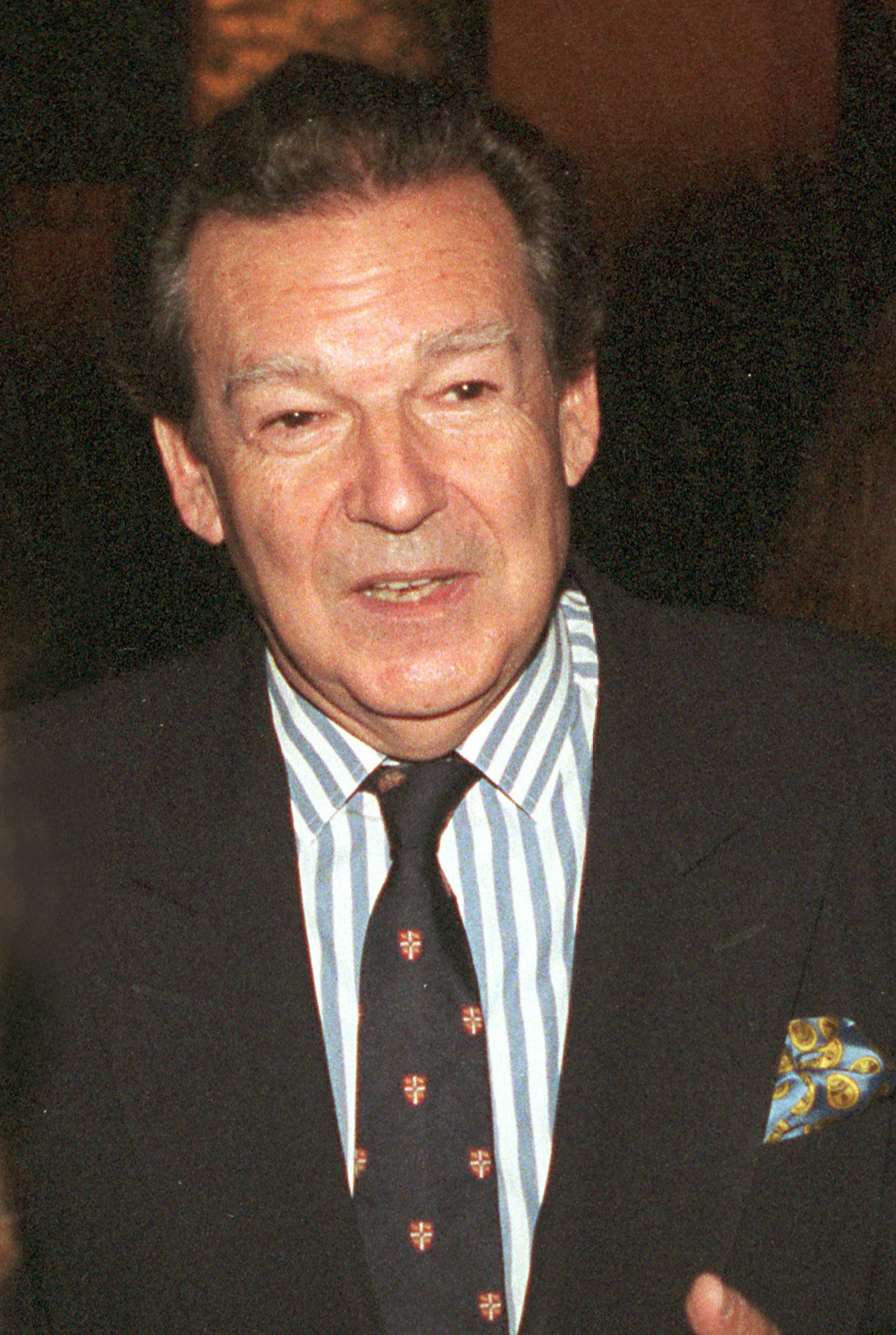 Luis Racionero, en Sevilla en 1999, cuando ganó el Premio Fernando Lara.