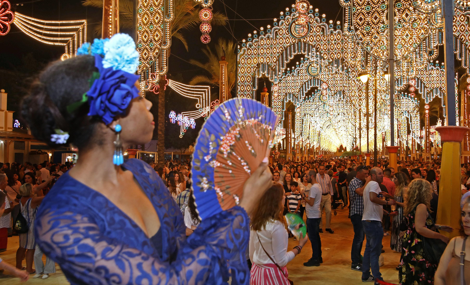 Imágenes del  alumbrado y ambiente en la Feria