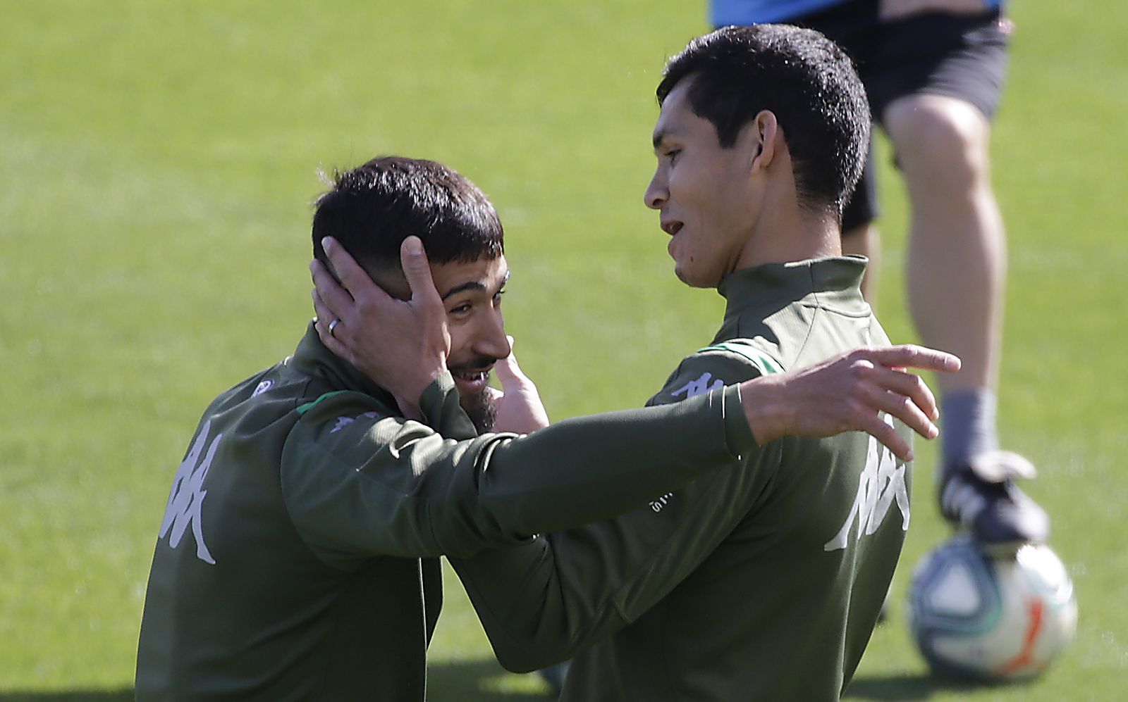 Mandi bromea con Fekir.