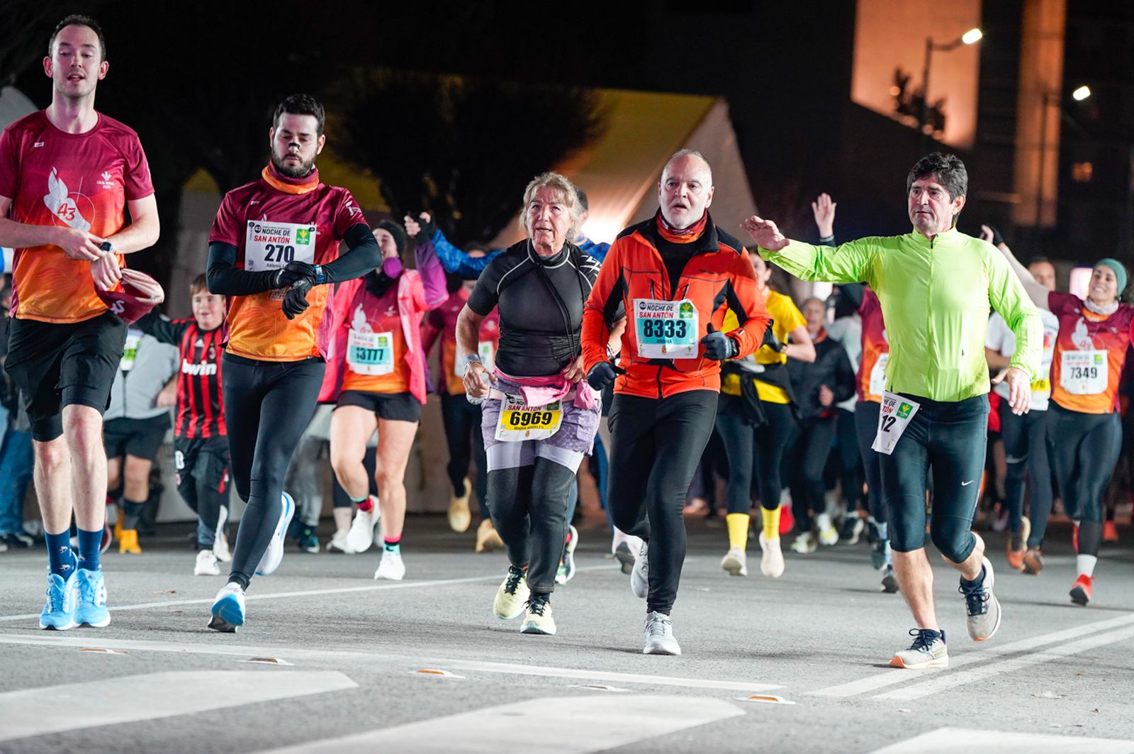 En imágenes: búscate en tu llegada a meta de la Carrera de San Antón 2026 (21)