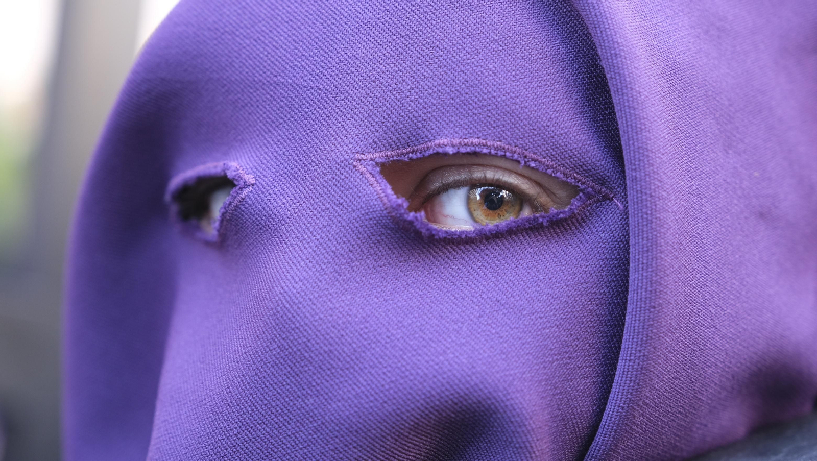 La procesión de Pasión en Almería, en imágenes