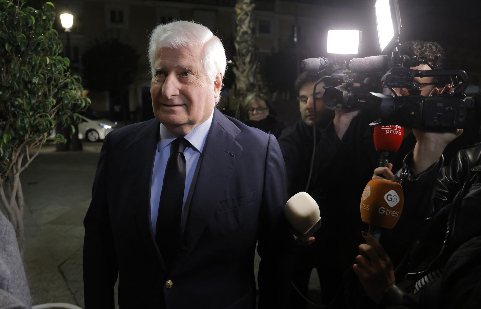 Famosos en el décimo aniversario de la muerte de la Duquesa de Alba, todas las fotos