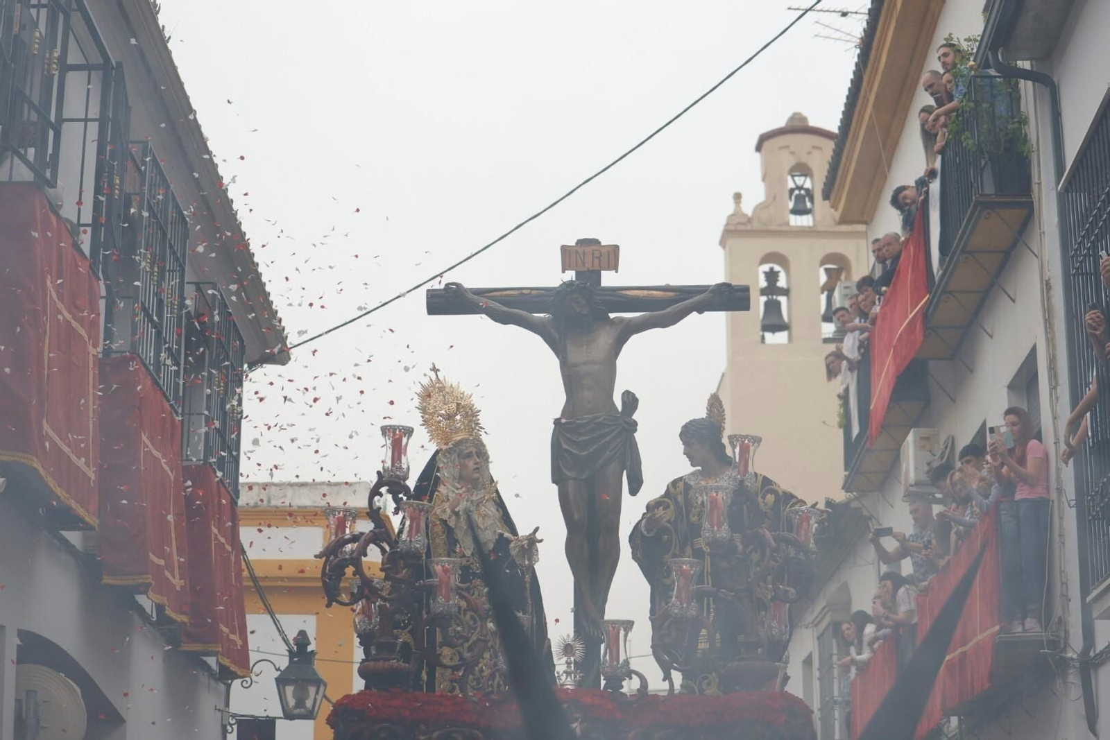 La procesión de las Penas de Santiago en este Domingo de Ramos, en imágenes