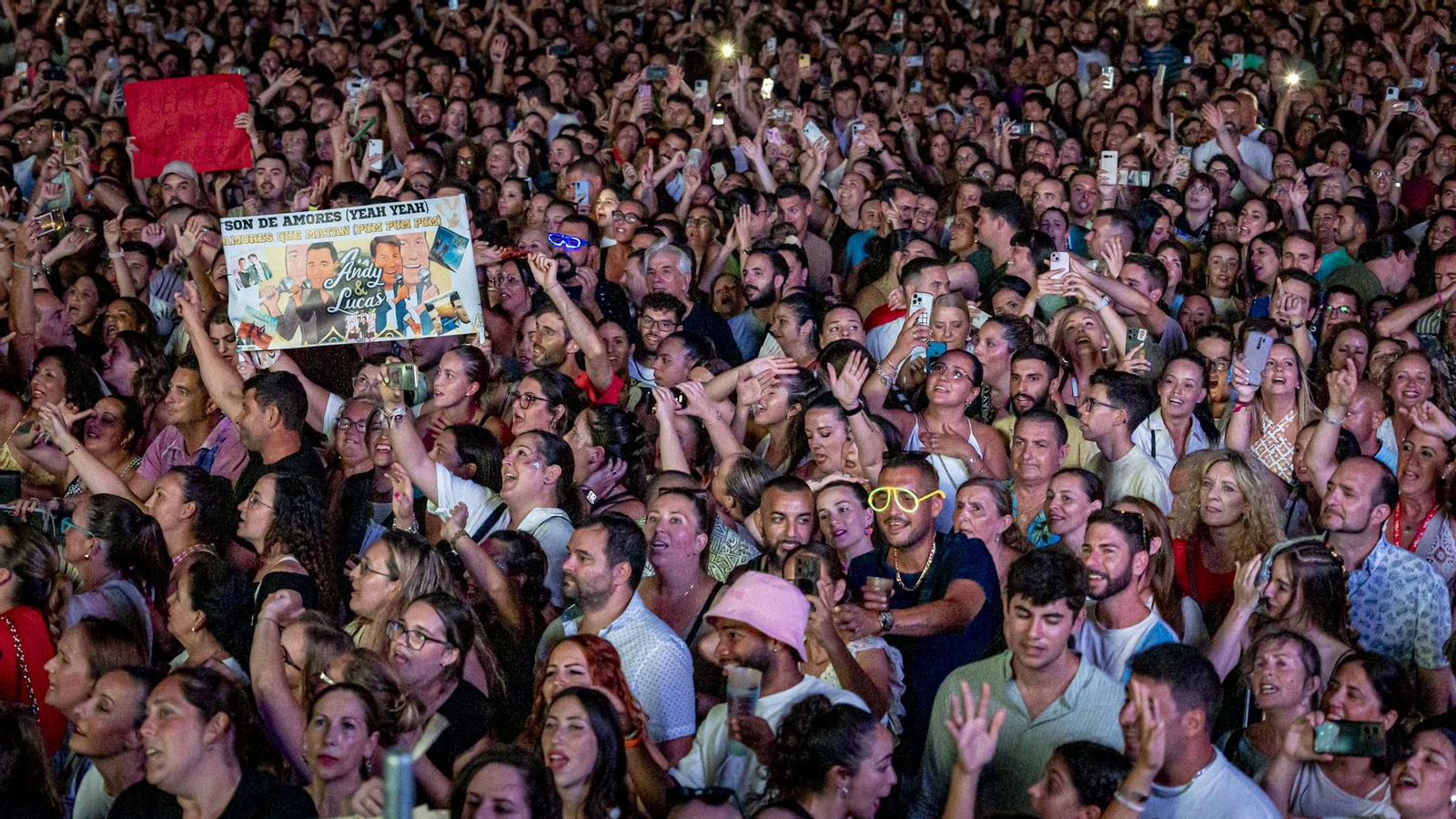 Las imágenes del concierto de despedida de Andy&Lucas en el muelle de Cádiz