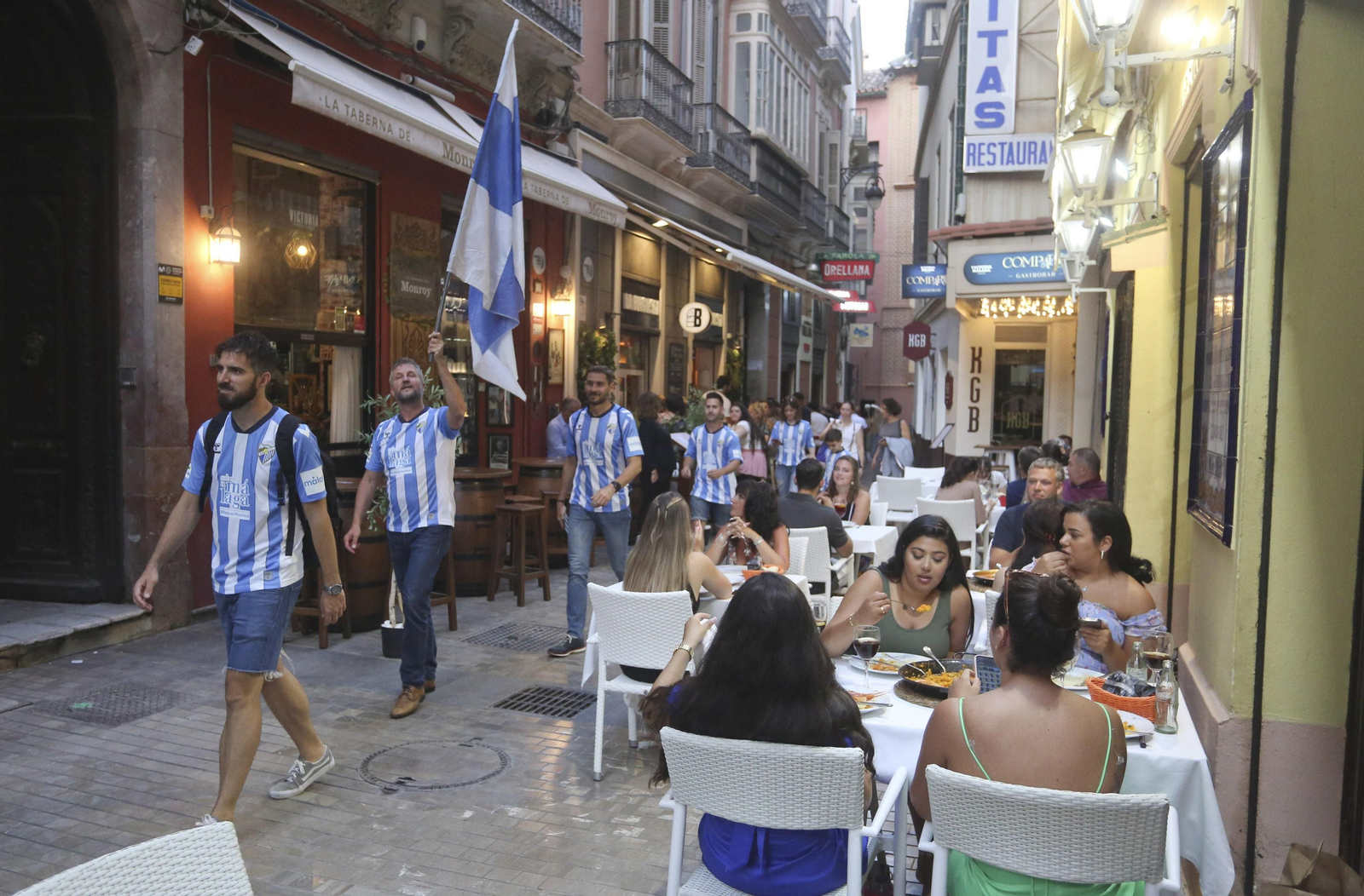 Las camisetas del Málaga CF toman el centro de la ciudad Las camisetas del Málaga CF toman el centro de la ciudad