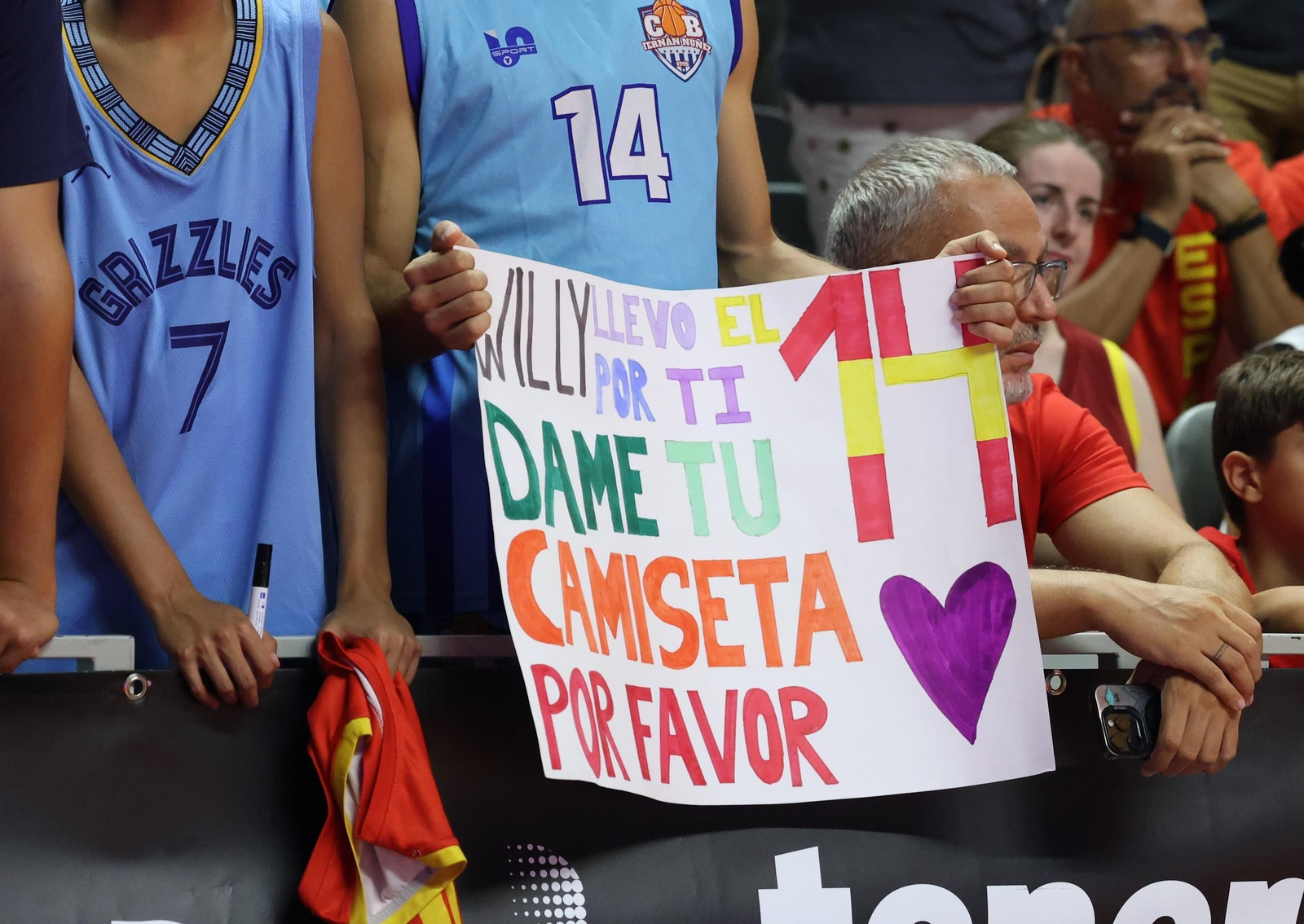 Búscate en el Carpena en el España-Portugal, con algunos VIP