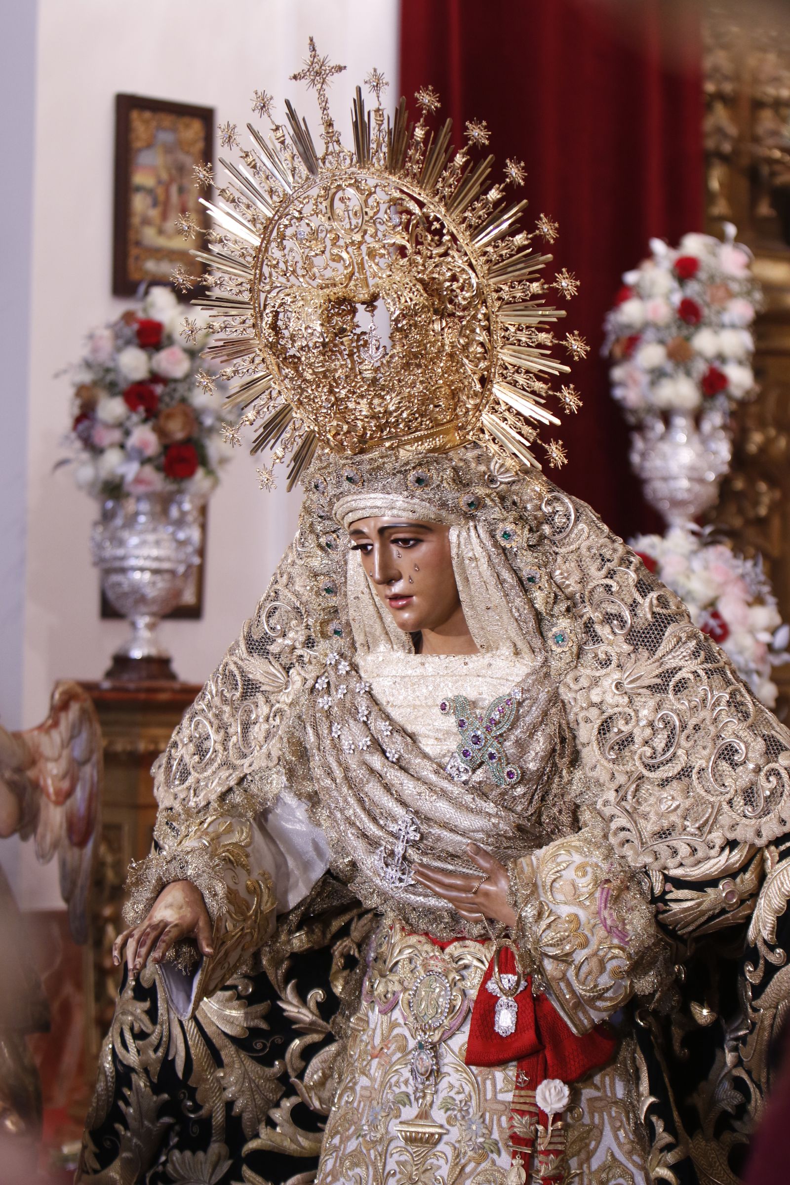 Besamanos de Esperanza de Triana y Macarena