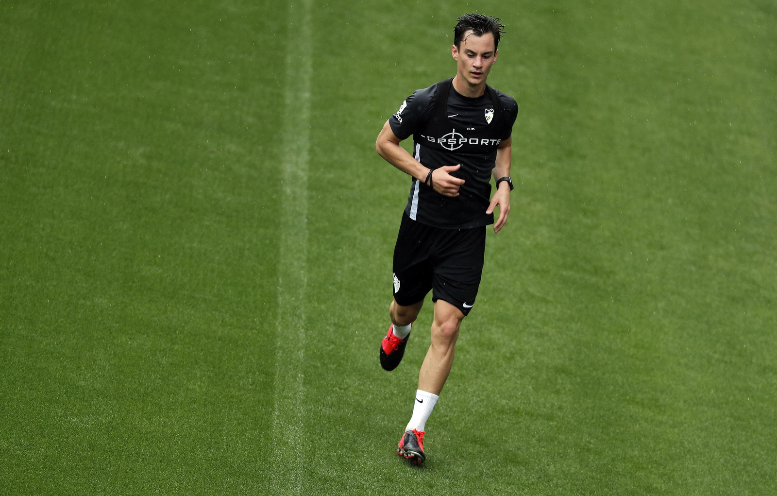 Agua de mayo en La Rosaleda