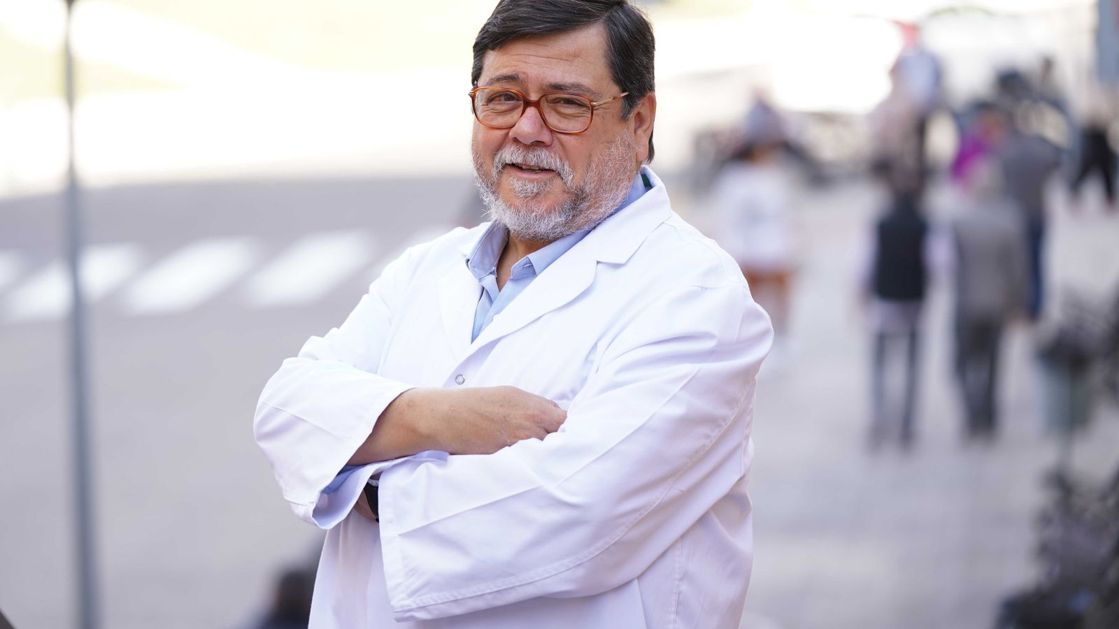 El doctor Francisco Santos, jefe del Servicio de Neumología del Reina Sofía.