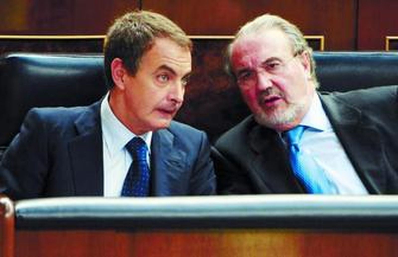 José Luis Rodríguez Zapatero y Pedro Solbes, en una imagen reciente en el Congreso de los Diputados.