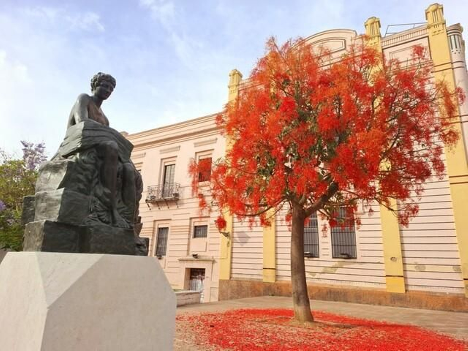 Hermes, el árbol ardiente y la prensa
