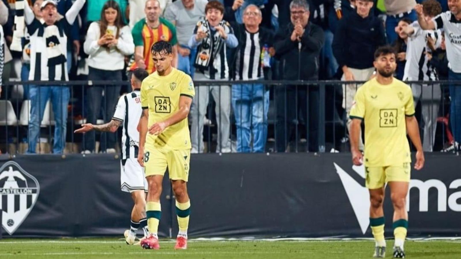 Marc Pubill y Arnau Puigmal se lamentan después de uno de los tantos recibidos en la visita a Castalia del pasado curso.