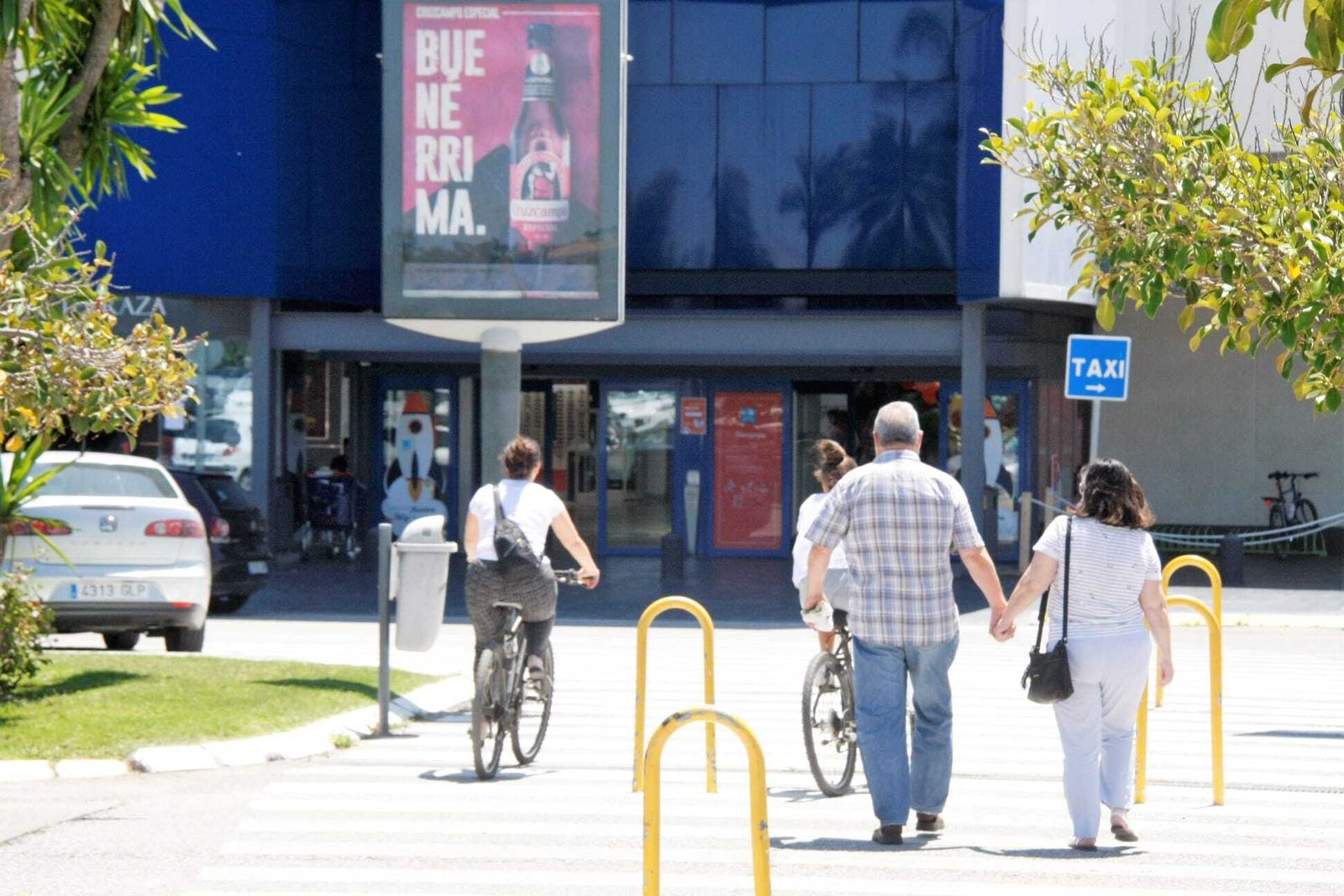 El Paseo sortea cuatro looks de verano entre sus usuarios.