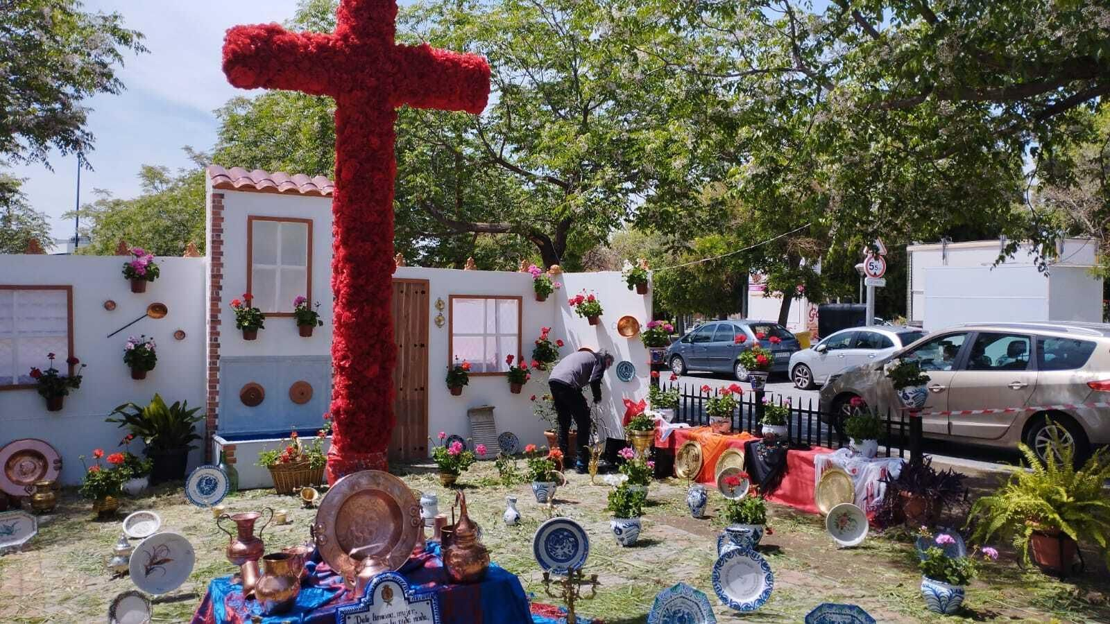 Granada ya vive las Cruces desde el día de antes: las mejores fotos
