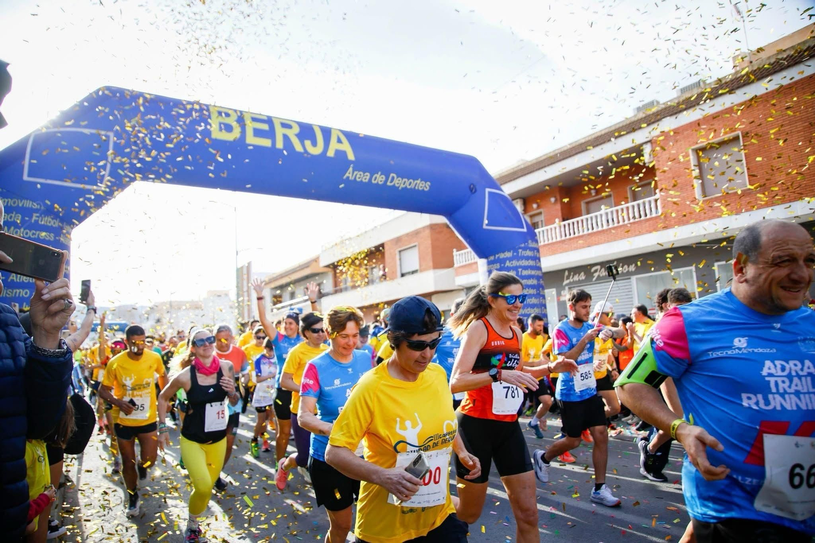 Momento de la salida de la carrera.