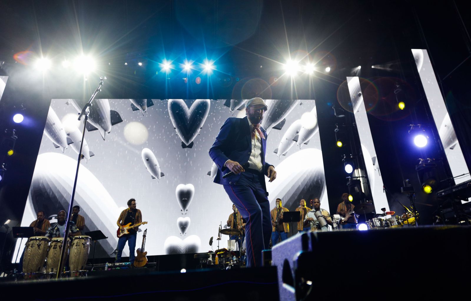 Búscate en el concierto de Juan Luis Guerra en el Concert Music Festival