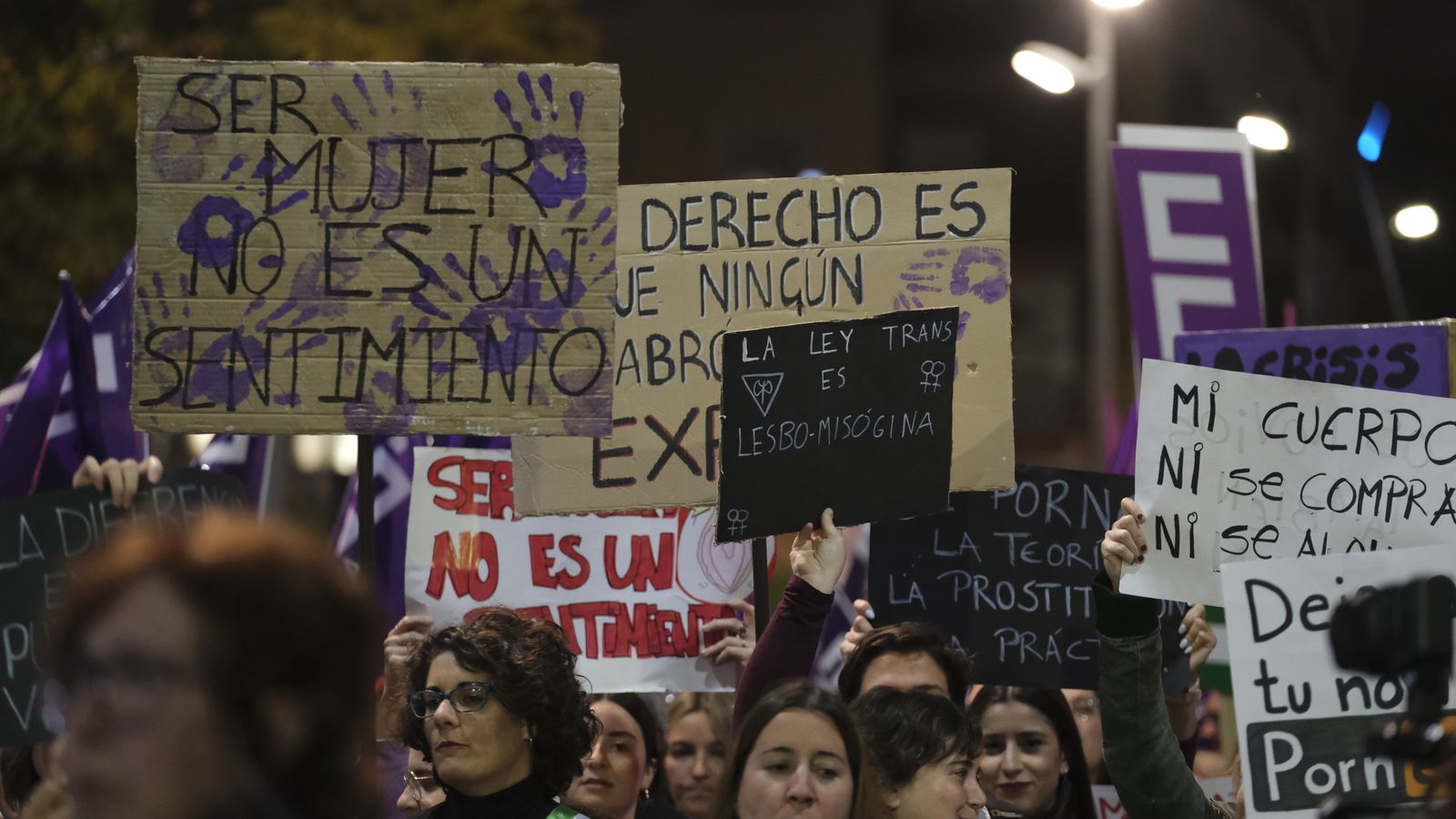 Imágenes de las manifestaciones por el Día de la Mujer en Almería