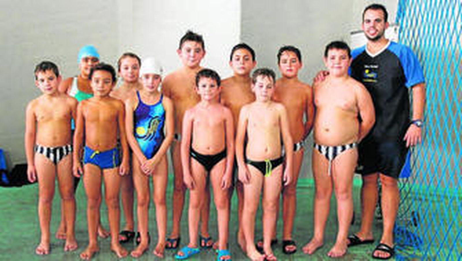 Los más pequeños del CN Jerez DKV se estrenaron en la piscina José Laguillo.