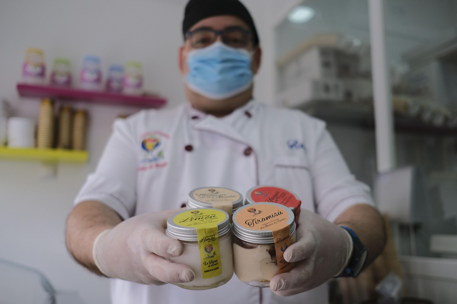 Helados artesanos elaborados por la firma La Ibense de Ronda.