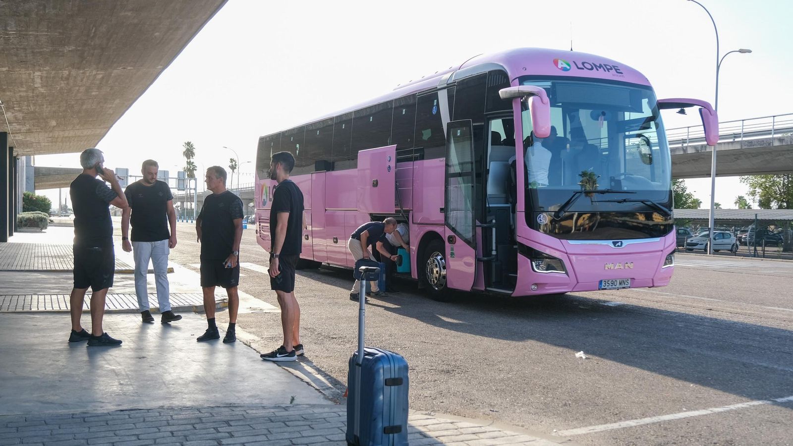Miembros de la expedición verdiblanca hablan sobre el problema que sucedía con el avión