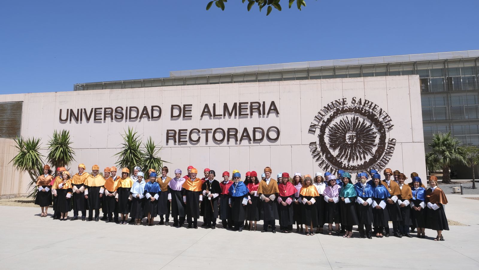 Imágenes de la investidura como Doctor Honoris Causa de la UAL, de Paco Cosentino.