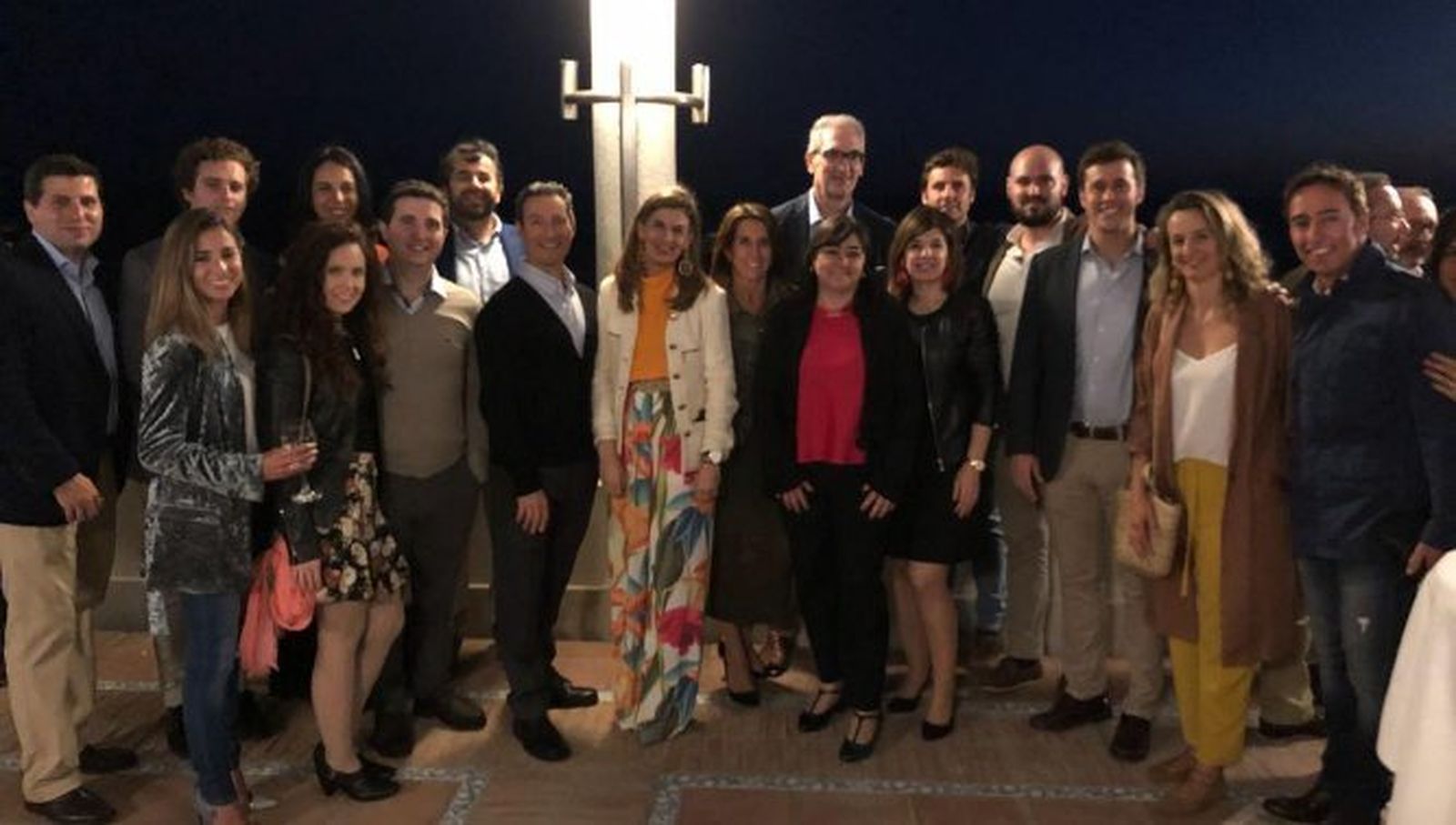 Juan Ignacio Vázquez, José Tribiño, Paloma Periñán, Cristina Arena, Salvador Alarcón, Rosario Lugones, Javier Leal, Pedro Doña, Loreto Jiménez, María Jesús Fuentes, María del Carmen Villegas, Asunción Navarro, Vicente Ortega, Nono Bresca, Ernesto Linares, Álvaro Jara, Esther Reyes y José Manuel Cossi.