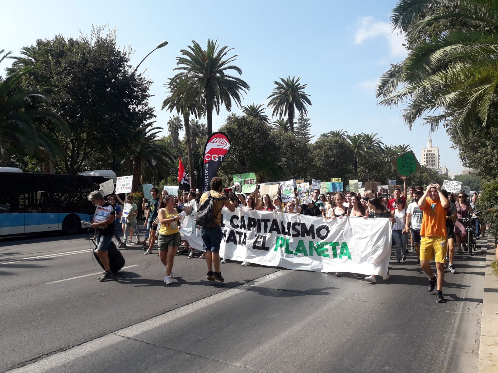 Estudiantes durante la marcha por el cambio climático.