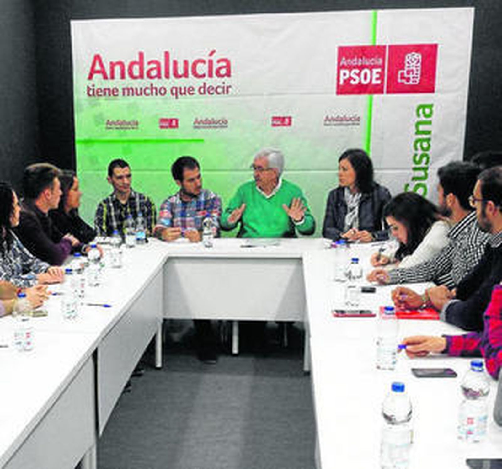 Jiménez Barrios, en un momento de la reunión con los estudiantes.