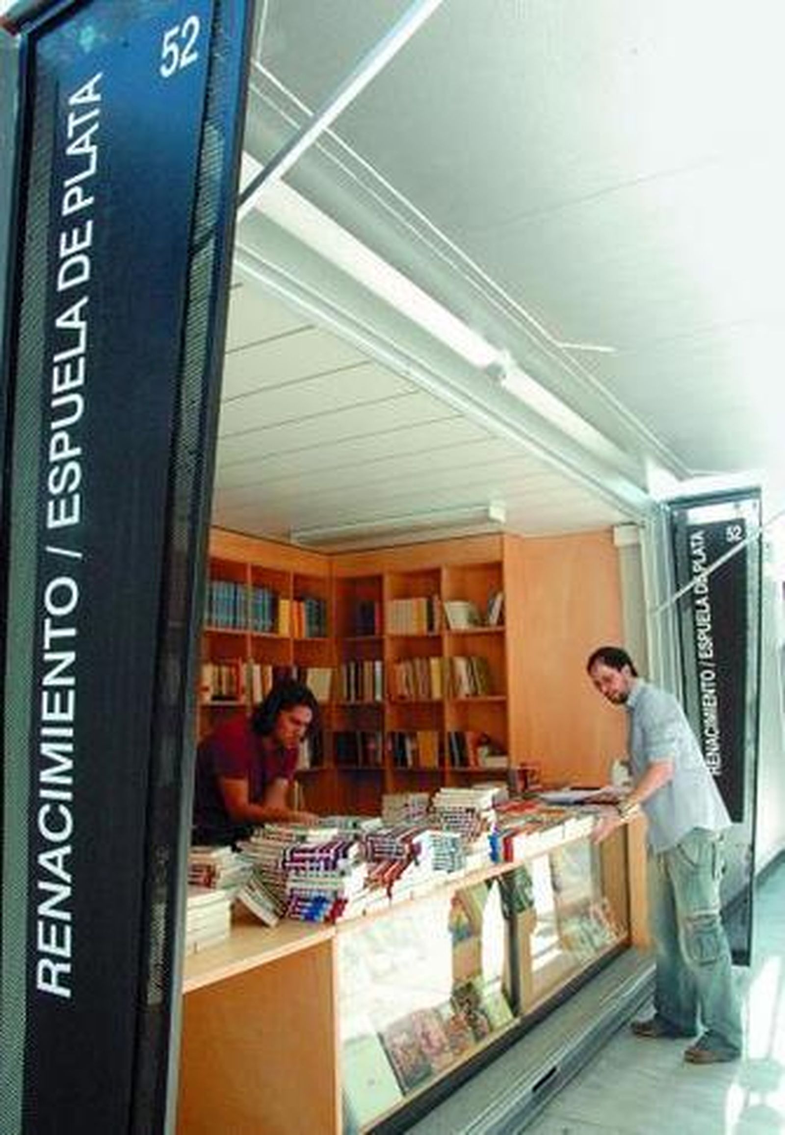 El expositor compartido por Renacimiento y Espuela de Plata.