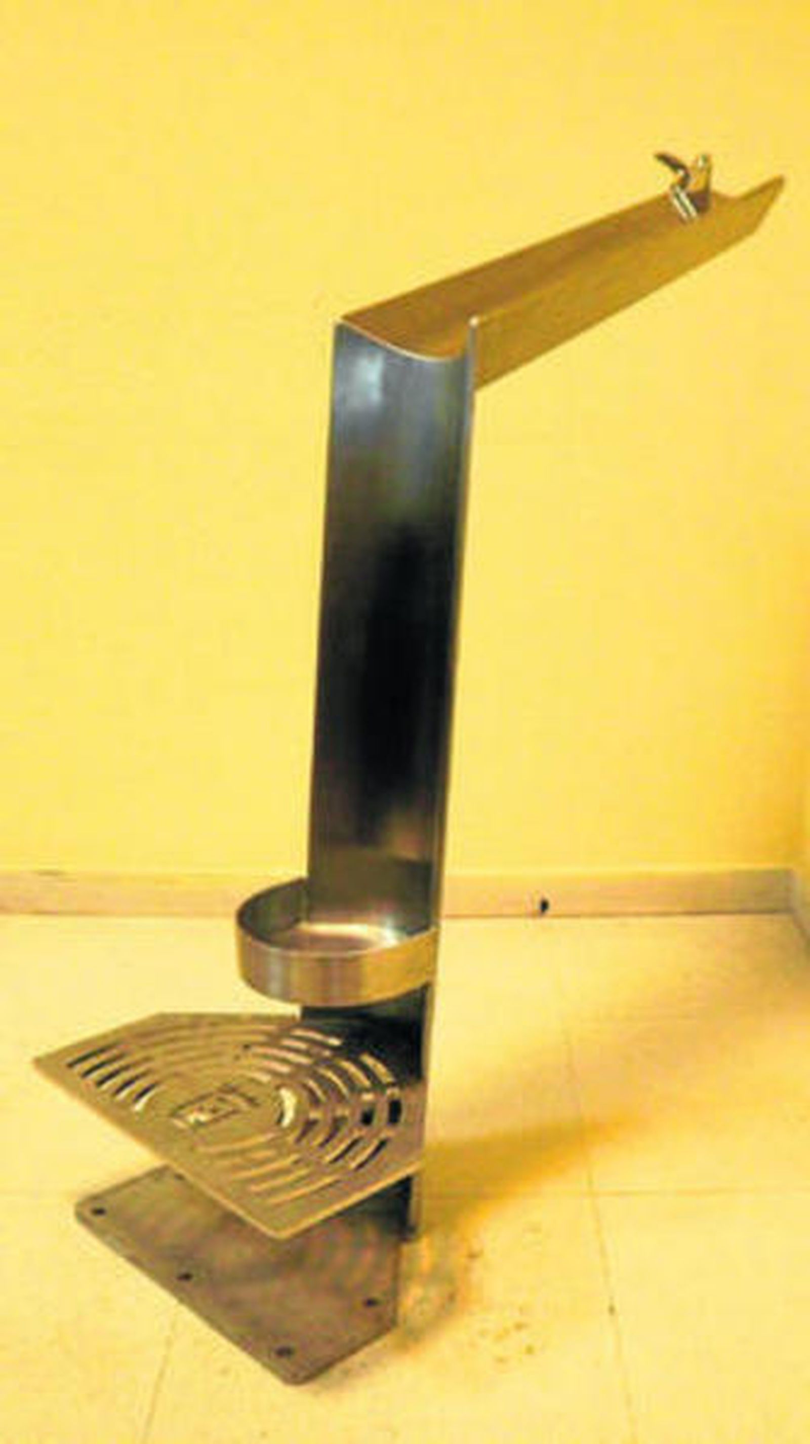 Modelo de fuente que se está colocando en los distritos de Málaga.