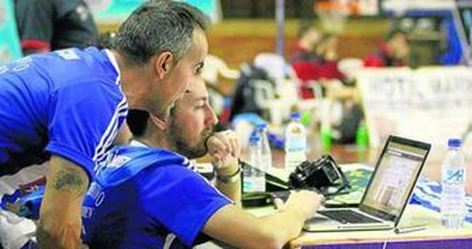 El delegado del Recreativo IES La Orden, Ricardo Fernández, en un instante del encuentro ante Soderinsa Rinconada del pasado fin de semana.