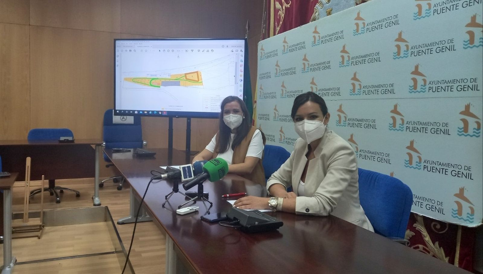 Ana Carrillo y Verónica Morillo explican el proyecto.