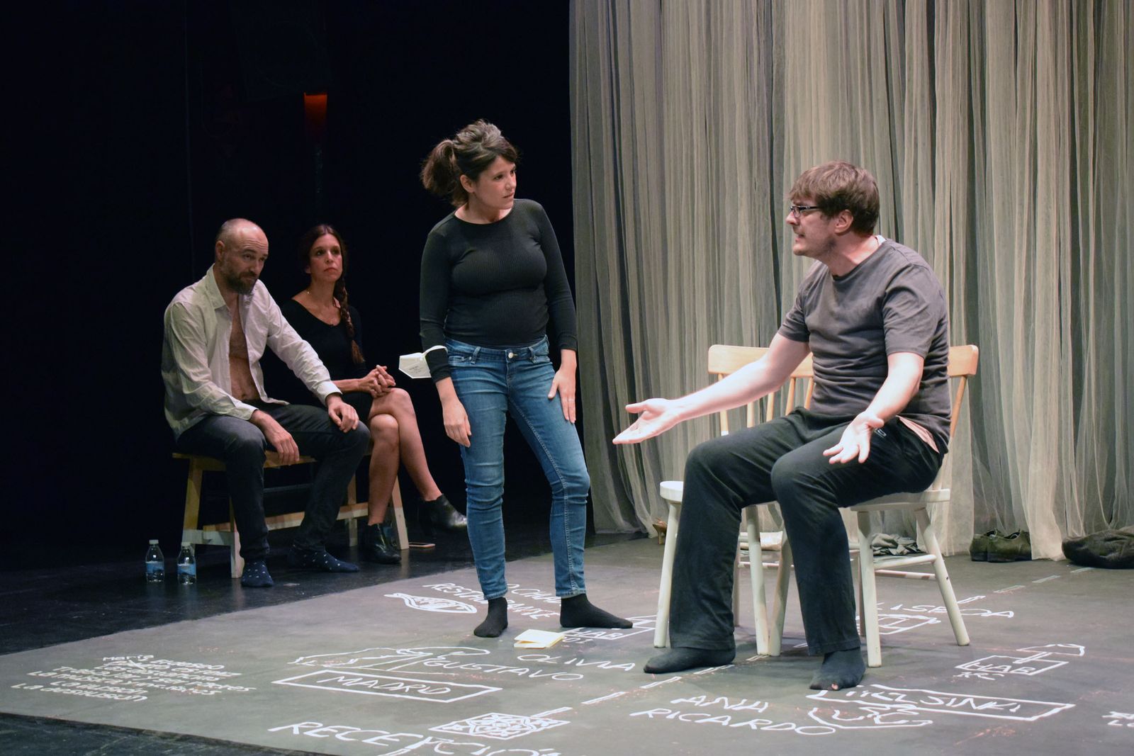 Escena de la obra ‘Felicidad’ representada en el Apolo.